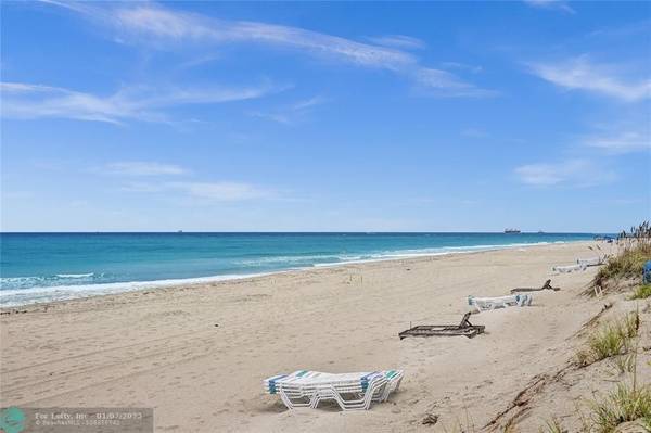 Palm Beach Shores, FL 33404,145 S Ocean Avenue  #207