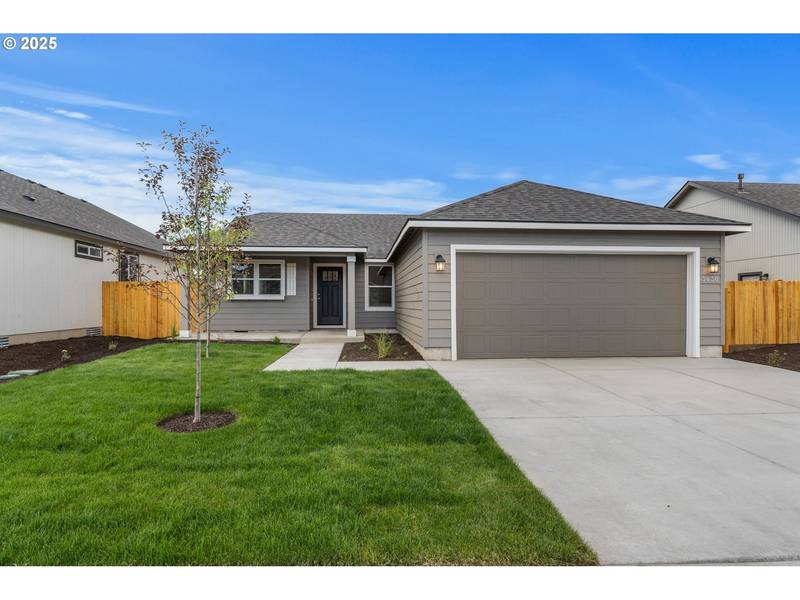 5060 Cedar View DR, Springfield, OR 97478