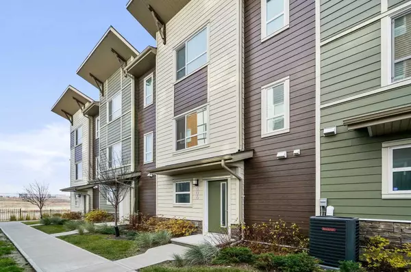 Calgary, AB T3K 2P3,606 Harvest Grove WALK Northeast