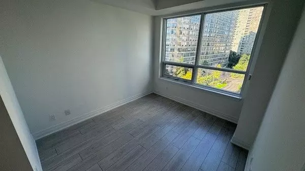 Mississauga, ON L5B 0N6,30 Elm DR E #501