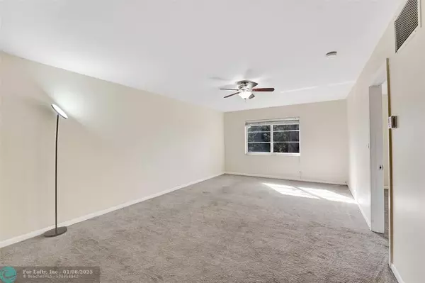 Wilton Manors, FL 33305,124 NE 19th Ct  #214B