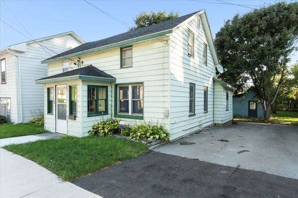 15 Murney ST, Belleville, ON K8P 3N5