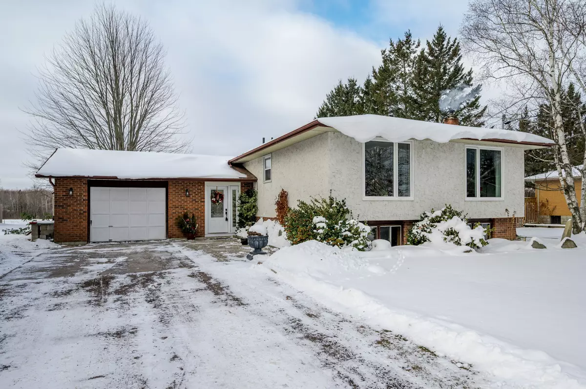 Smith-ennismore-lakefield, ON K0L 1T0,660 Pope DR