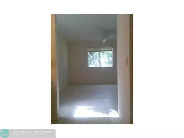 Coral Springs, FL 33071,1027 CORAL CLUB DR  #1027