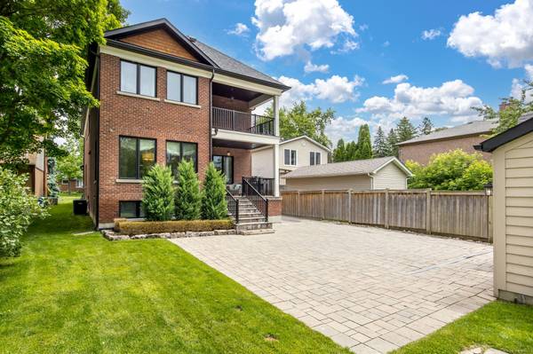 Richmond Hill, ON L4C 4W1,114 Wood LN