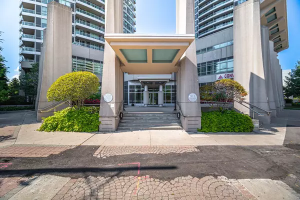 Mississauga, ON L5B 4M2,33 Elm DR W #105