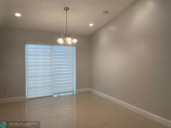 Pembroke Pines, FL 33024,9881 NW 4th St