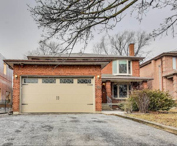 28A Westwood LN, Richmond Hill, ON L4C 6X9