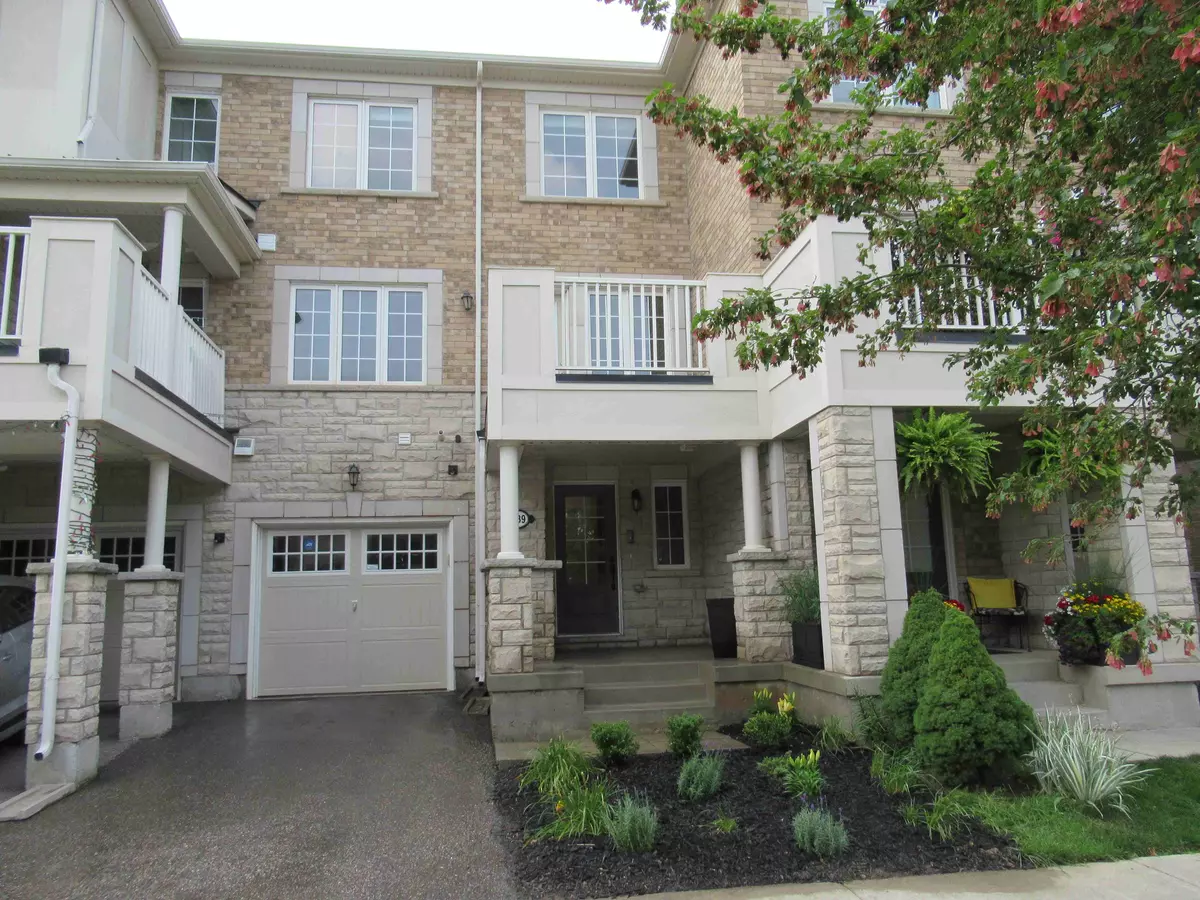 Oakville, ON L6M 0V1,239 Ellen Davidson DR