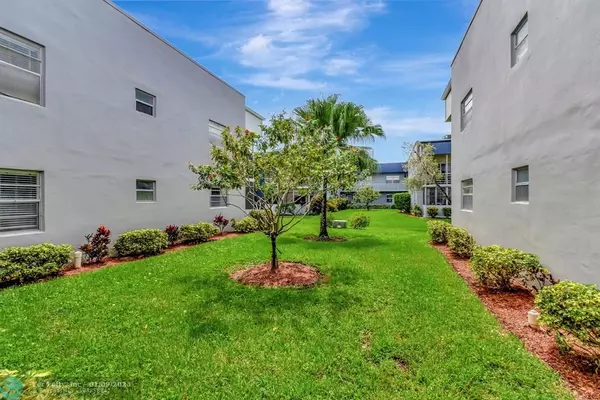 Delray Beach, FL 33484,162 Burgundy D  #162