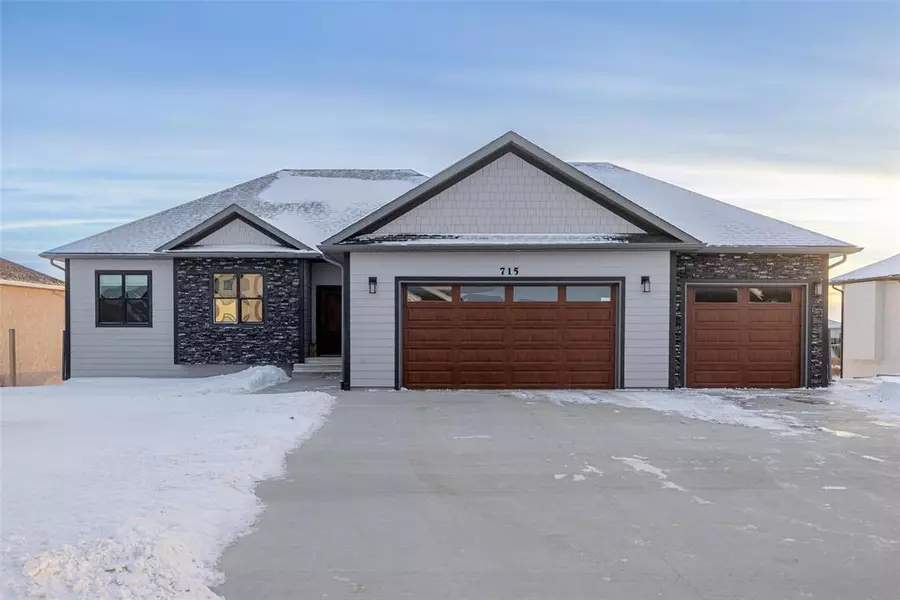 715 Birkdale CV, Niverville, MB R0A 0A1