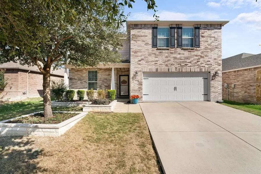 7732 Berrenda Drive, Fort Worth, TX 76131