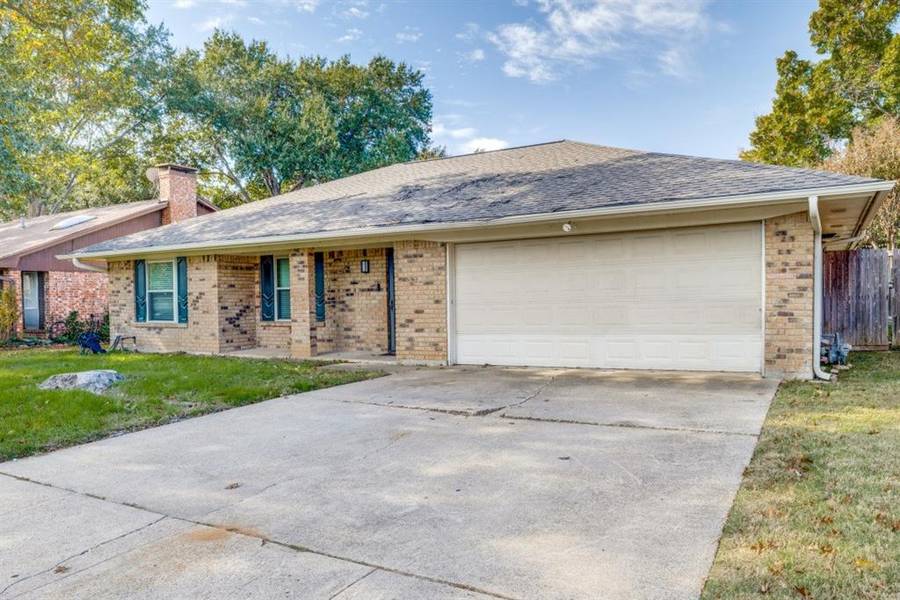 2718 Trail Oak Court, Arlington, TX 76016