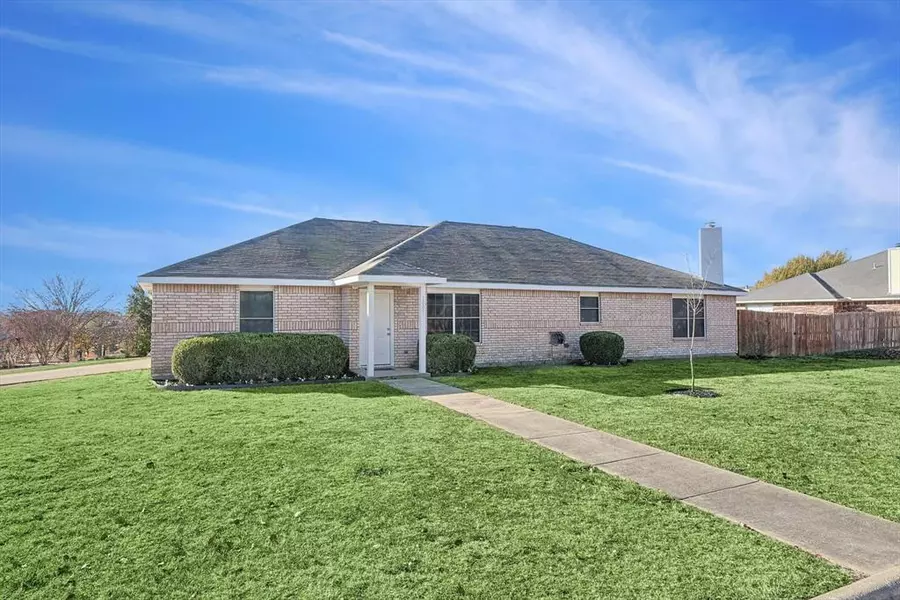 1009 Valley Drive, Justin, TX 76247