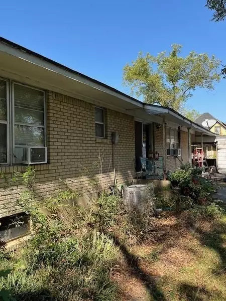 210 Martin Street, Honey Grove, TX 75446