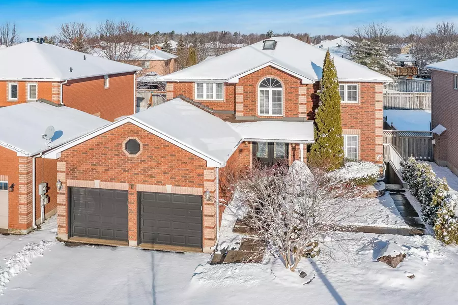 8 Farmstead CRES, Barrie, ON L4N 8S2