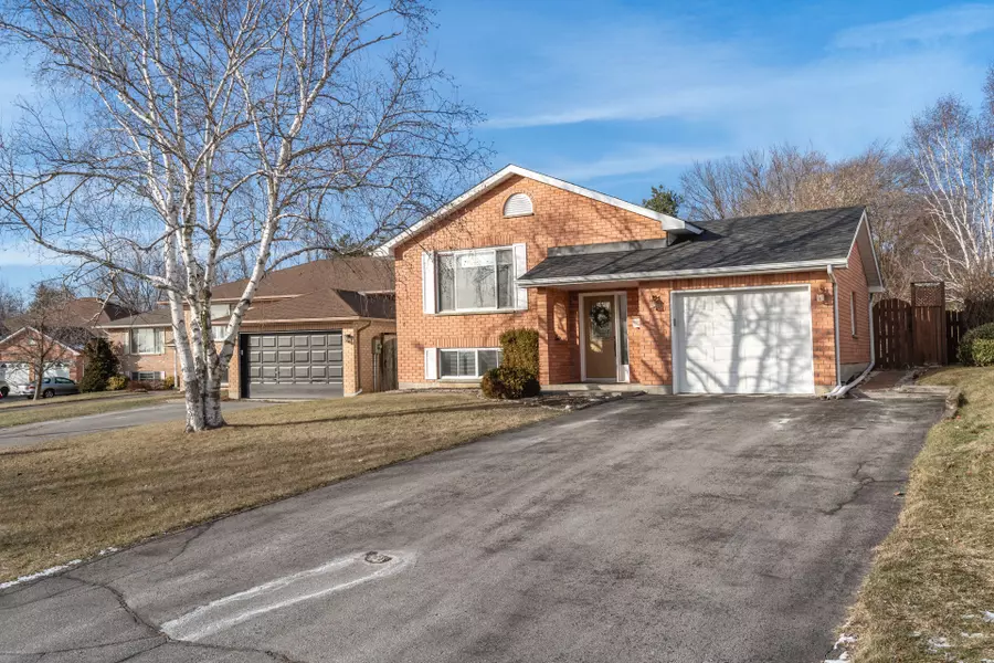 27 Loraine AVE, Quinte West, ON K8V 6R4