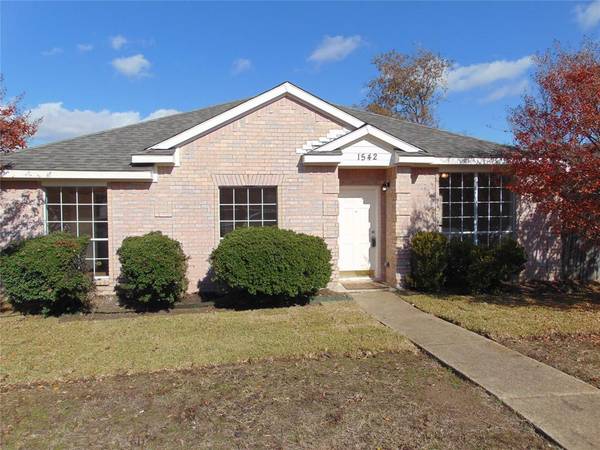 1542 Cedarcrest Circle, Mesquite, TX 75149