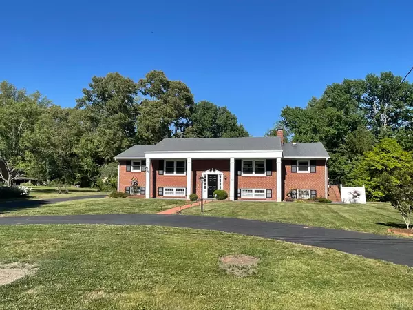 272 Ridge DR,  Amherst,  VA 24521