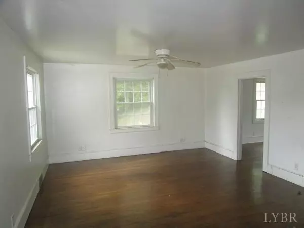 Vinton, VA 24179,118 E Virginia AVE