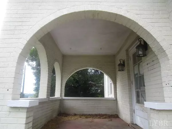 Vinton, VA 24179,118 E Virginia AVE