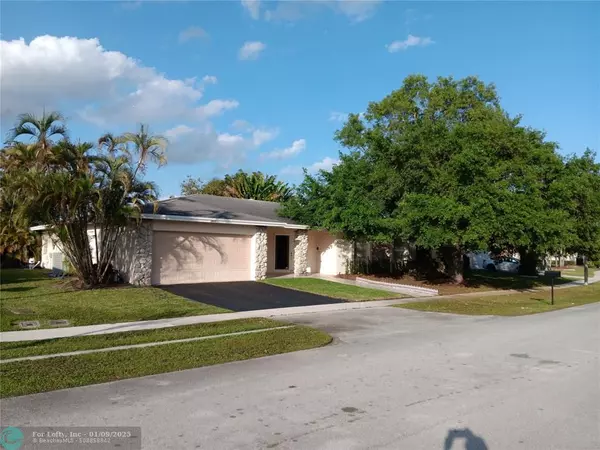 16653 Golfview Dr,  Weston,  FL 33326