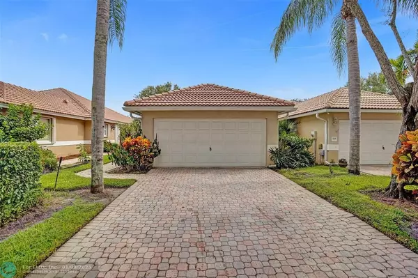 5223 Grande Palm Cir,  Delray Beach,  FL 33484