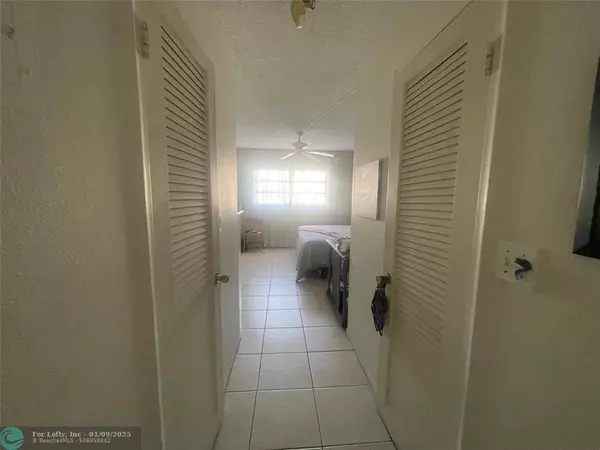 Hallandale Beach, FL 33009,901 NE 14TH AV  #506