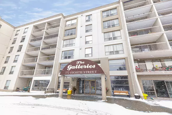 Collingwood, ON L9Y 4T2,172 Eighth ST #608