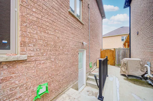 Peel, ON L6R 0V7,23 Gamson CRES #Bsmt