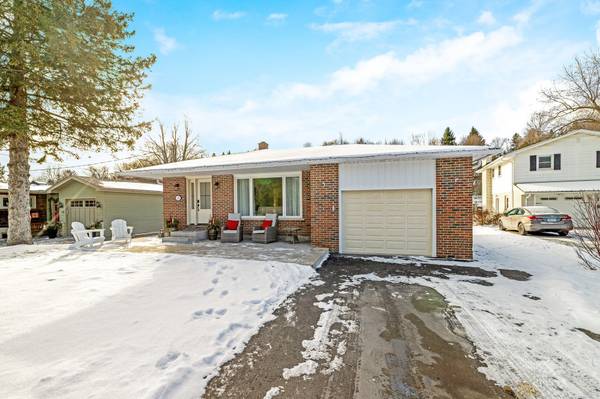 107 Ontario ST, Halton Hills, ON L7G 3L2