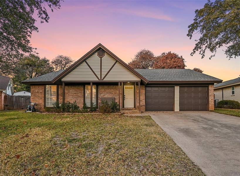 1625 Bedford Oaks Drive, Bedford, TX 76021