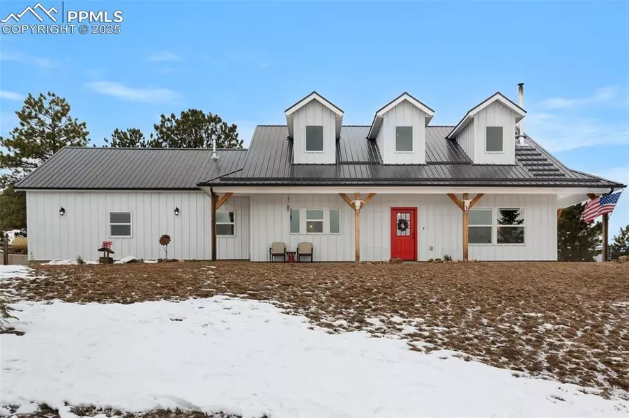 311 Knickerbocker RD, Silver Cliff, CO 81252