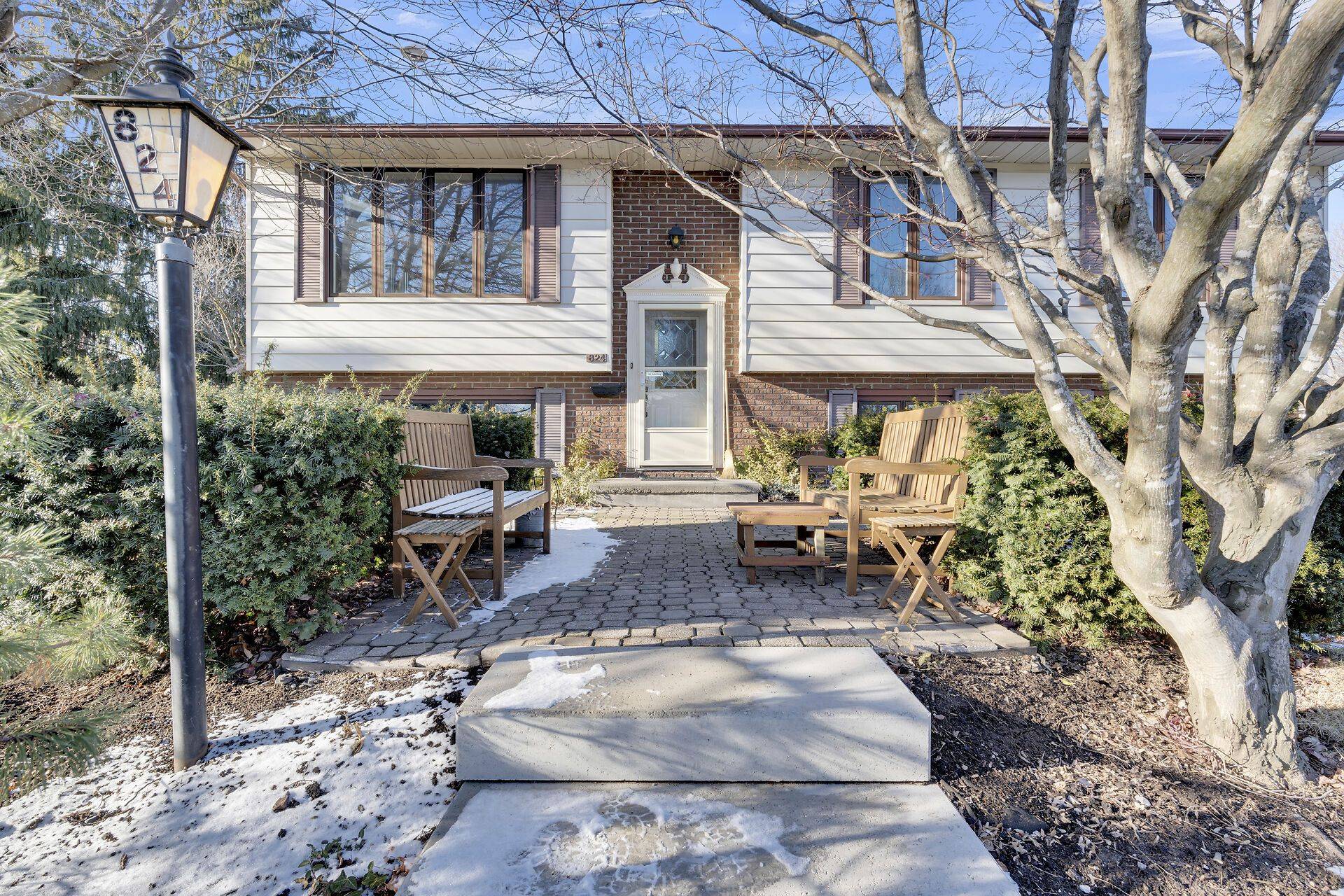 Kingston, ON K7P 1B4,824 Slocan PL