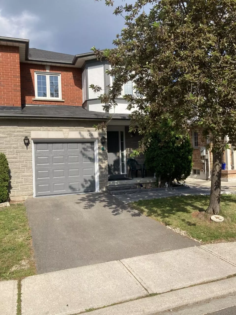 Vaughan, ON L4L 8X3,126 Pinedale Gate #75