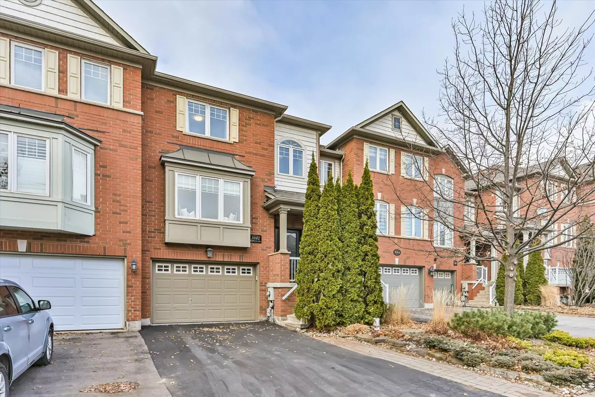 Oakville, ON L6M 5H1,3082 Highbourne CRES