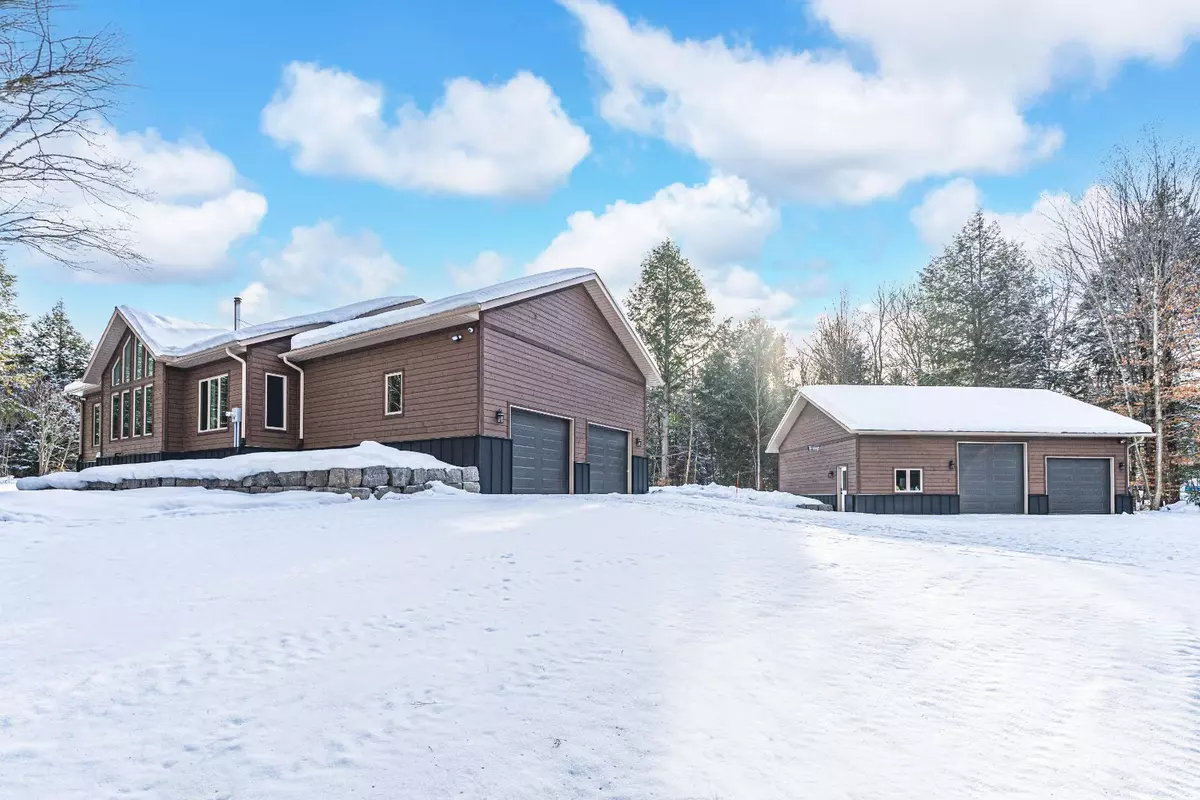 Muskoka Lakes, ON P0B 1M0,4571 Aspdin RD