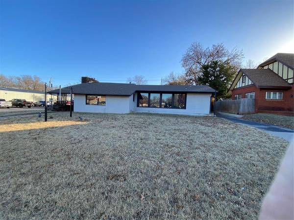 900 W 3rd Street, Elk City, OK 73644