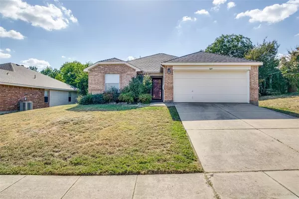 849 Beaver Creek Drive, Burleson, TX 76028