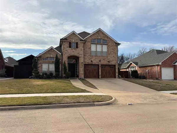 541 Salisbury Drive, Grand Prairie, TX 75052