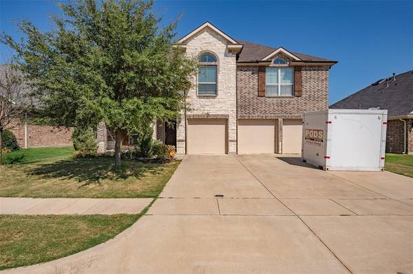 2944 Wood Lake Trail, Grand Prairie, TX 75054