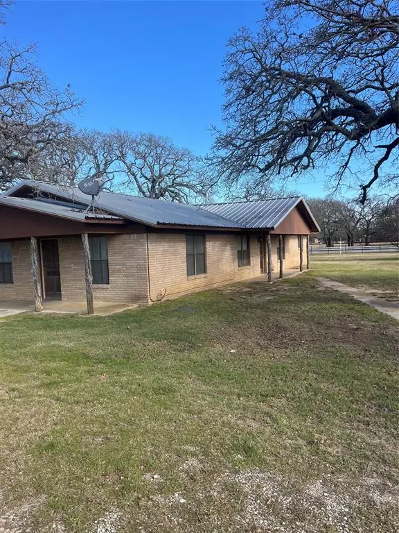 11543 Friendship Road, Pilot Point, TX 76258