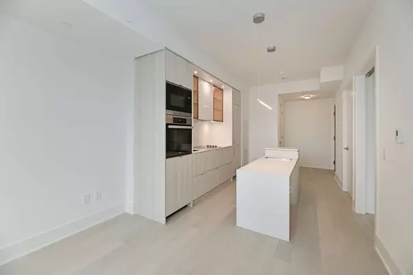 Toronto C02, ON M4W 0B7,11 Yorkville AVE #1902