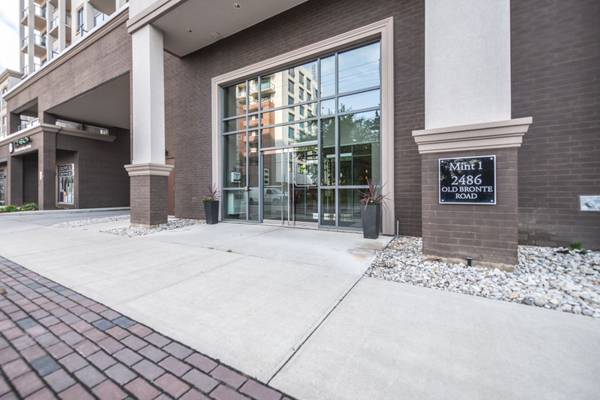 2486 Old Bronte RD #608, Oakville, ON L6M 4J2