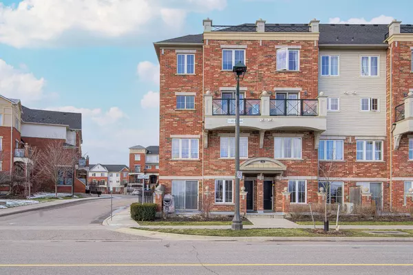 51 Hays BLVD #10, Oakville, ON L6H 0J1