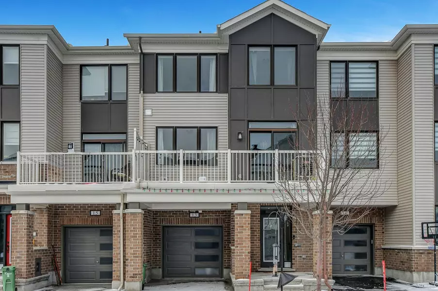 13 Caspian ROW, Kanata, ON K2V 0R7