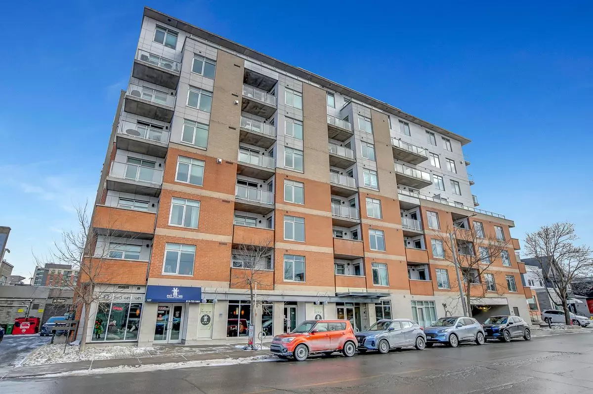 Ottawa, ON K1Y 3A2,131 HOLLAND AVE #210