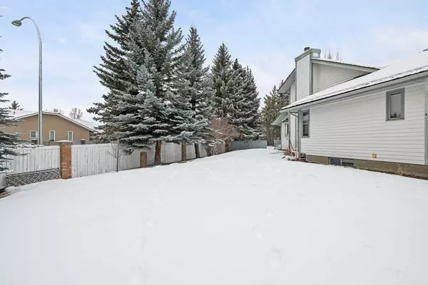 Calgary, AB T2V5B8,99 Oakmount CT SW