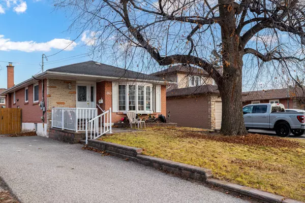 Pickering, ON L1W 2R4,860 Sanok DR