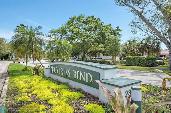 Pompano Beach, FL 33069,2202 S Cypress Bend Dr  #104